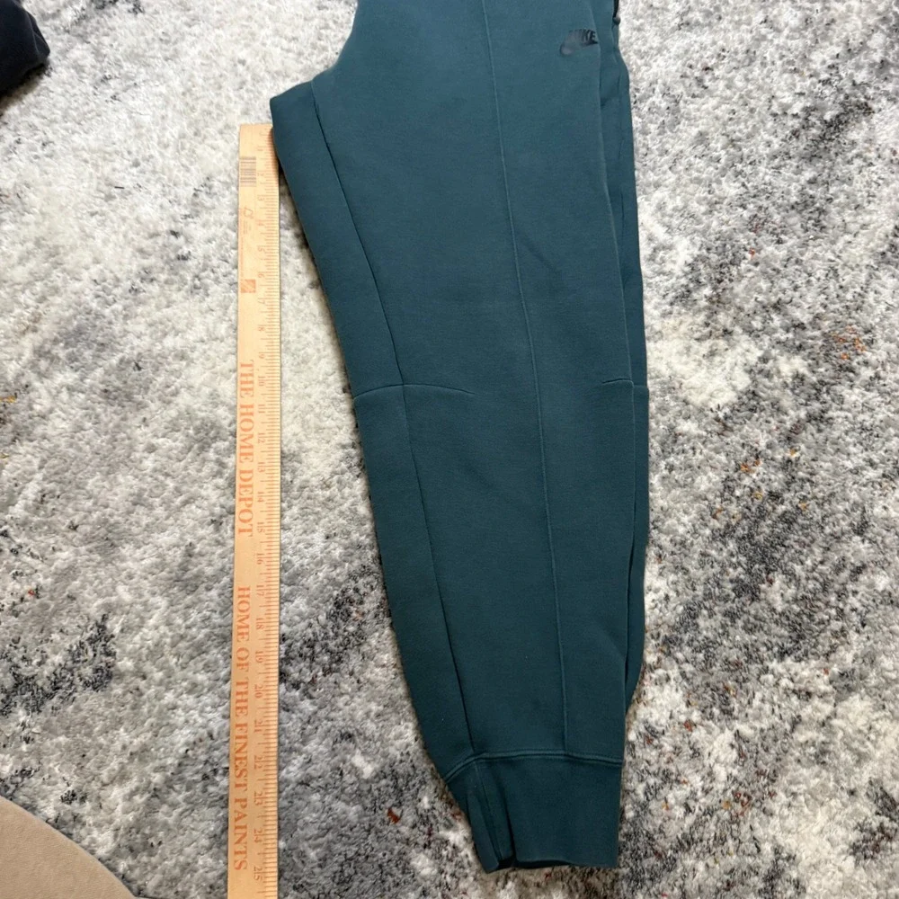 Nike tech fleece